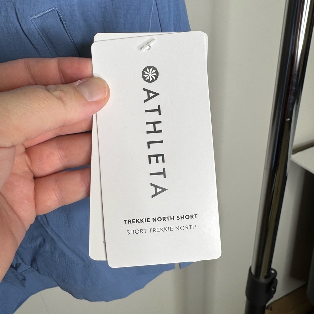 NWT ATHLETA Size 16 Light Blue Trekkie North Shorts. Has zipper pockets - Picture 7 of 9